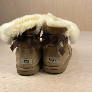 UGG  Bailey bow 1 Tan Shearling Winter Boots